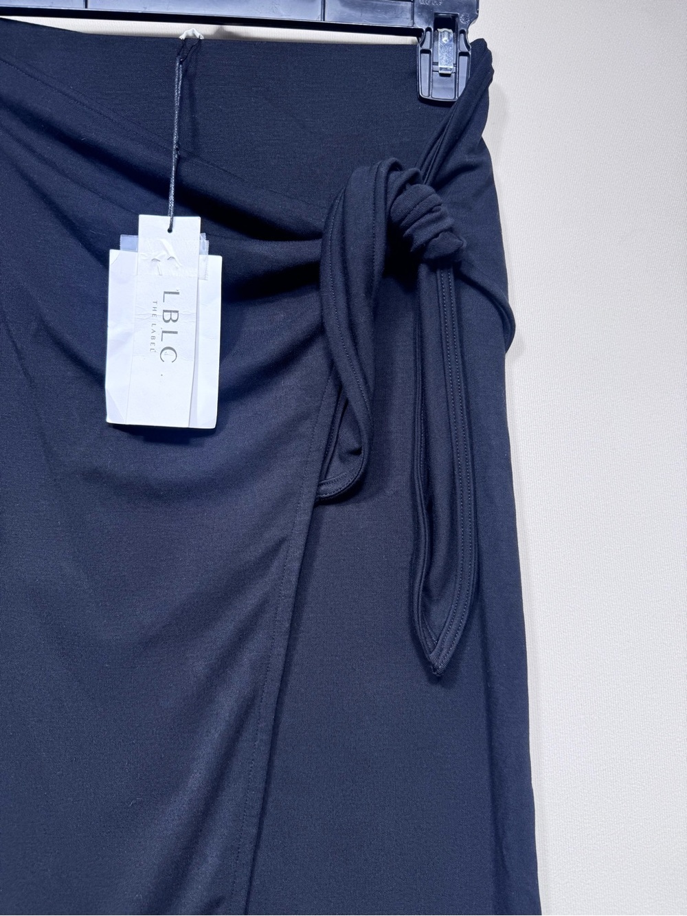LBLC the label Ferris Draped Midi Skirt in a black nwt size small - Picture 3 of 11